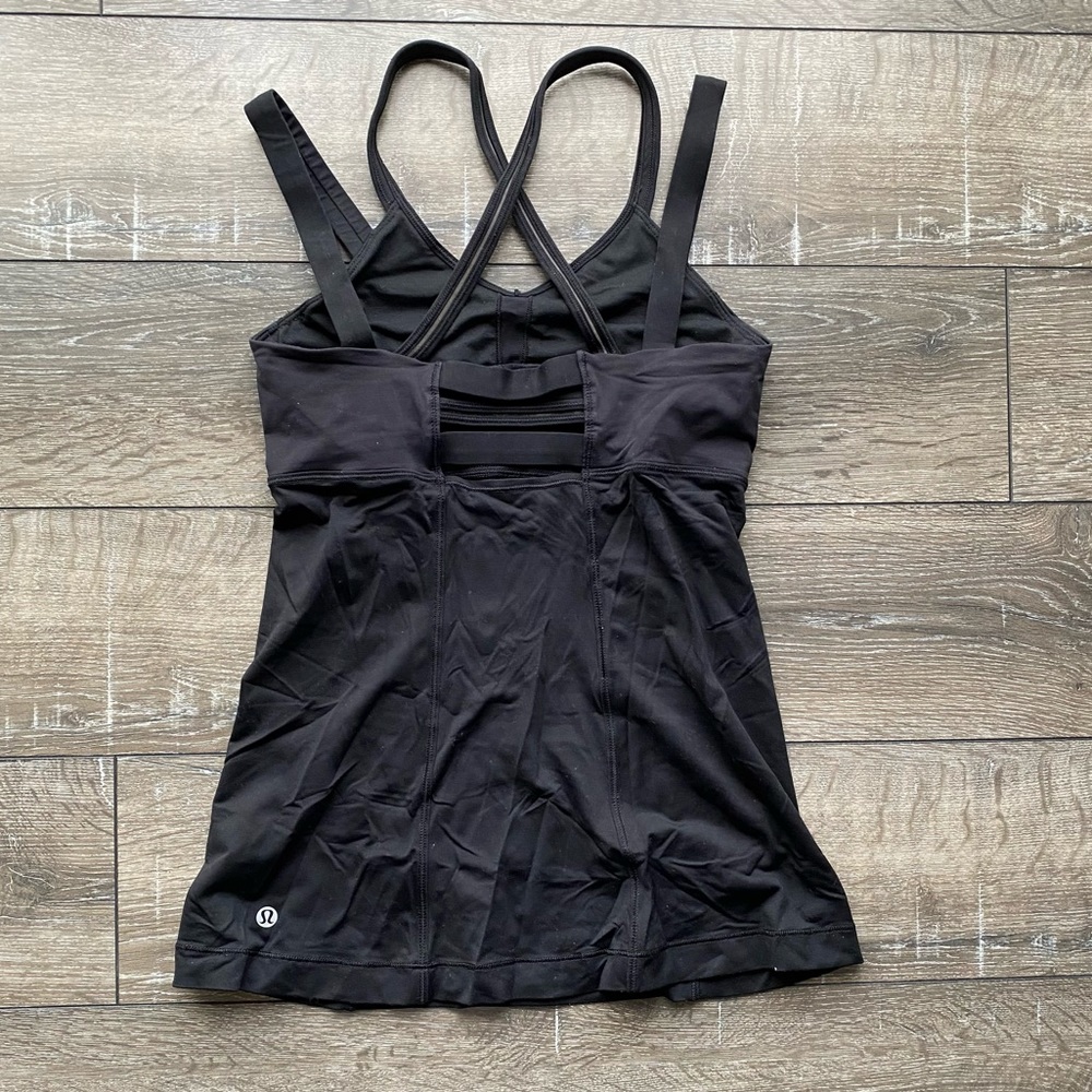 Lululemon black fitted tank